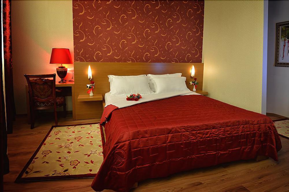 Hotel Austria ティラナ エクステリア 写真