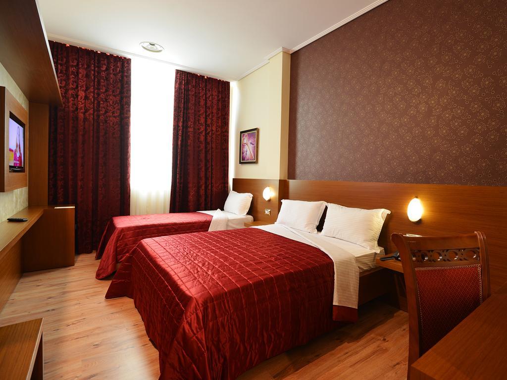 Hotel Austria ティラナ エクステリア 写真