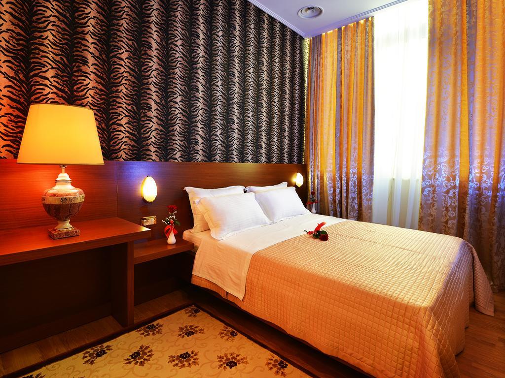 Hotel Austria ティラナ エクステリア 写真