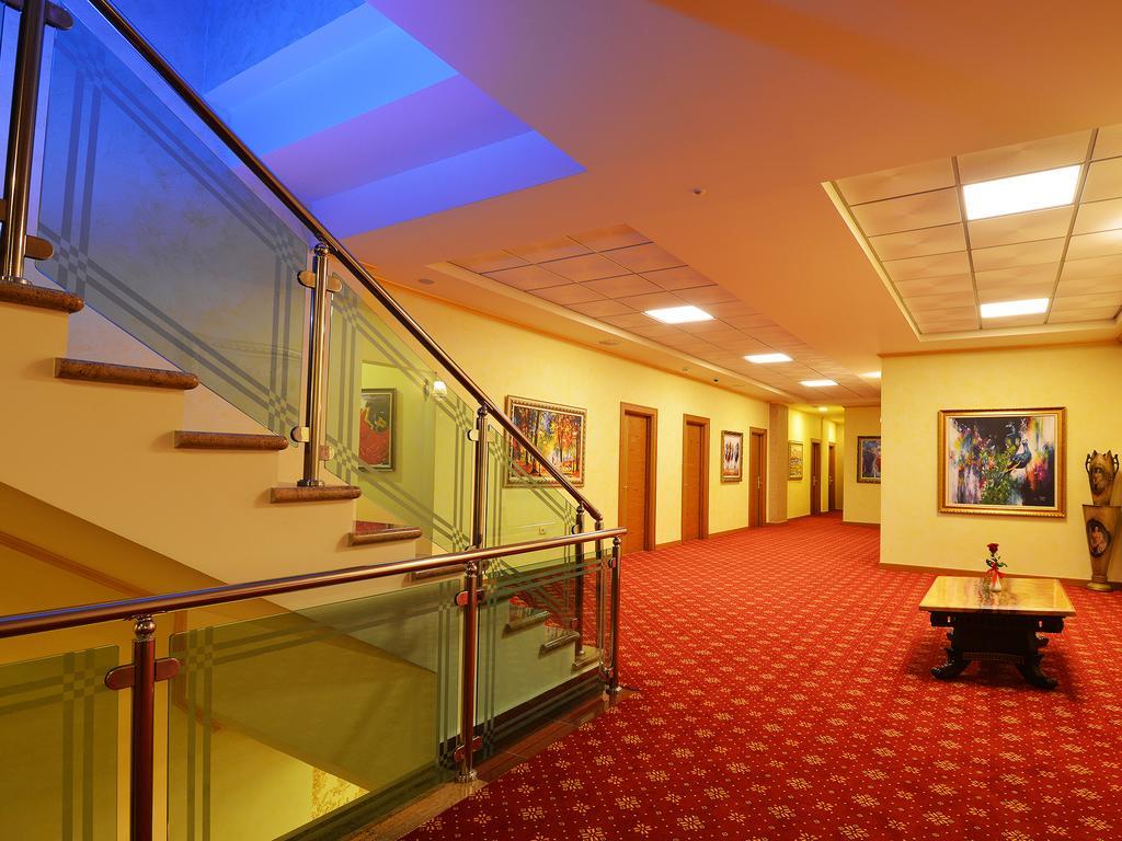 Hotel Austria ティラナ エクステリア 写真