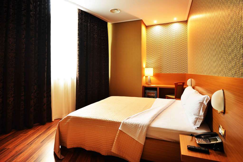 Hotel Austria ティラナ 部屋 写真