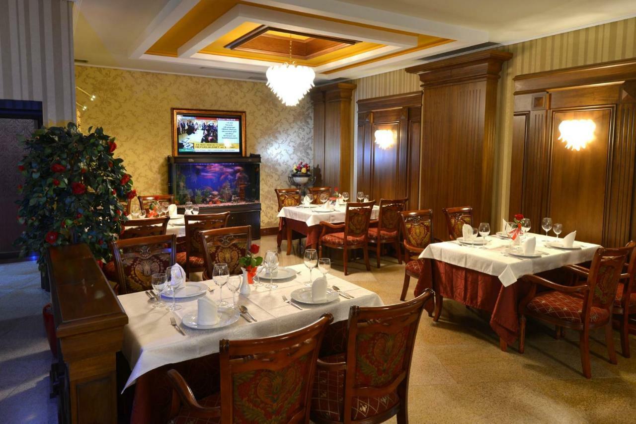 Hotel Austria ティラナ エクステリア 写真
